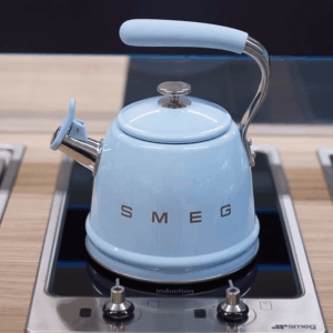 Ấm đun bếp từ Smeg 2,3L AD09